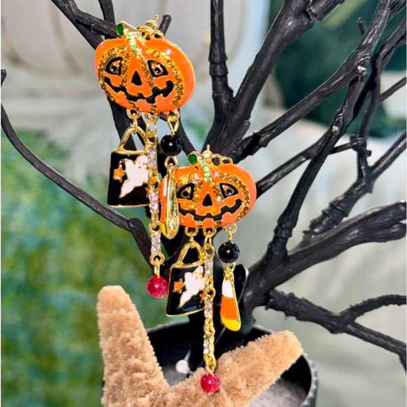 NEW! Halloween Jack-O-Lantern Chandelier Post Earrings - Picture 1 of 7